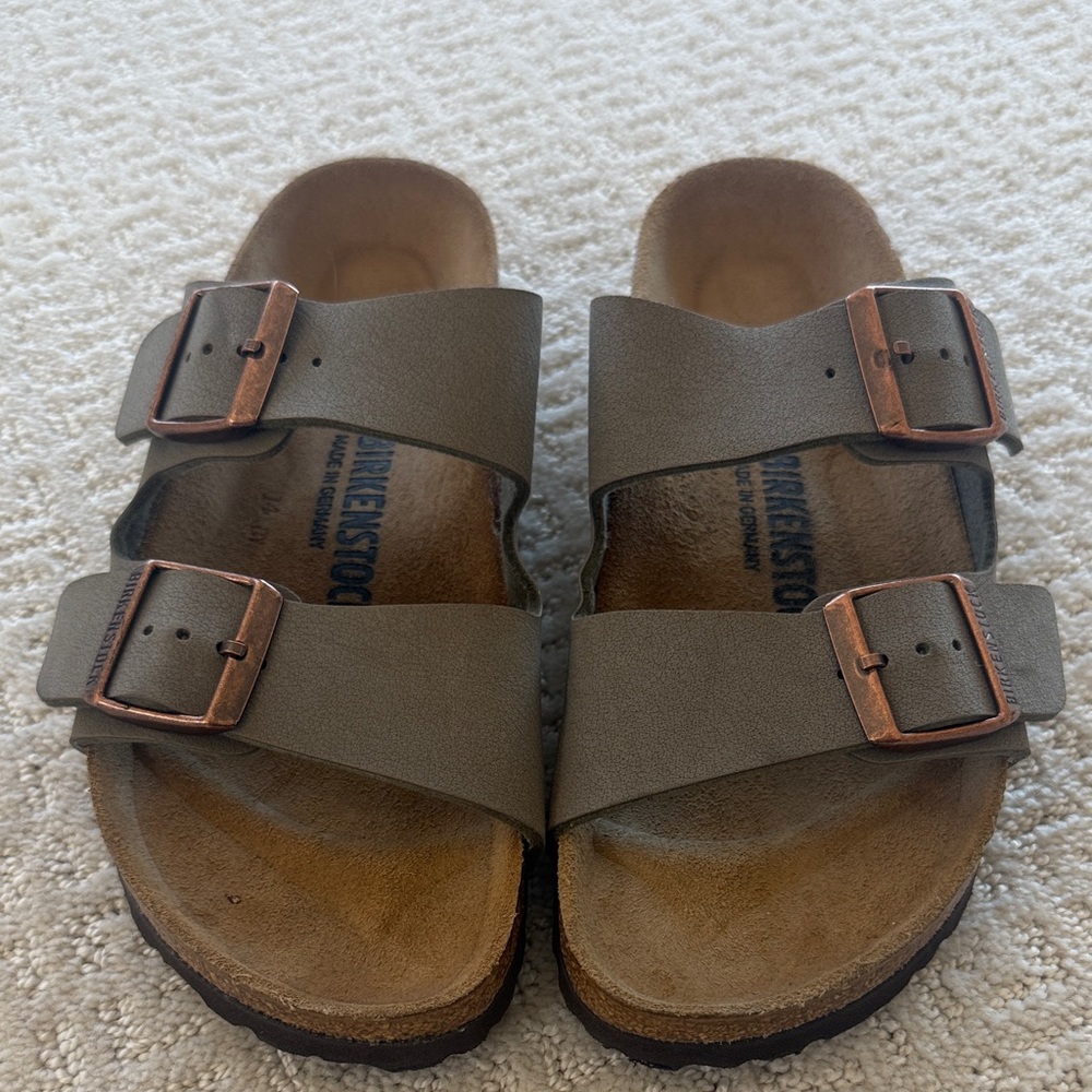 Birkenstock Arizona Sandals with Copper Buckles Size 8